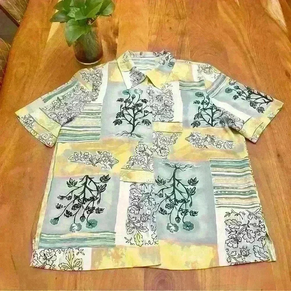 Vintage oversized pastel yellow floral button down short sleeves blouse - Picture 7 of 8